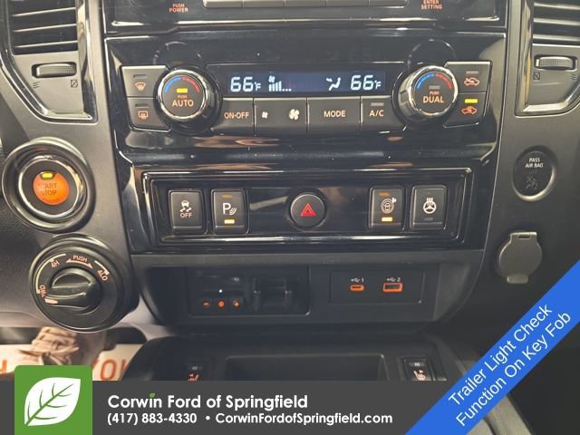 Used 2020 Nissan Titan PRO-4X w/ Pro-4x Convenience Package image 23