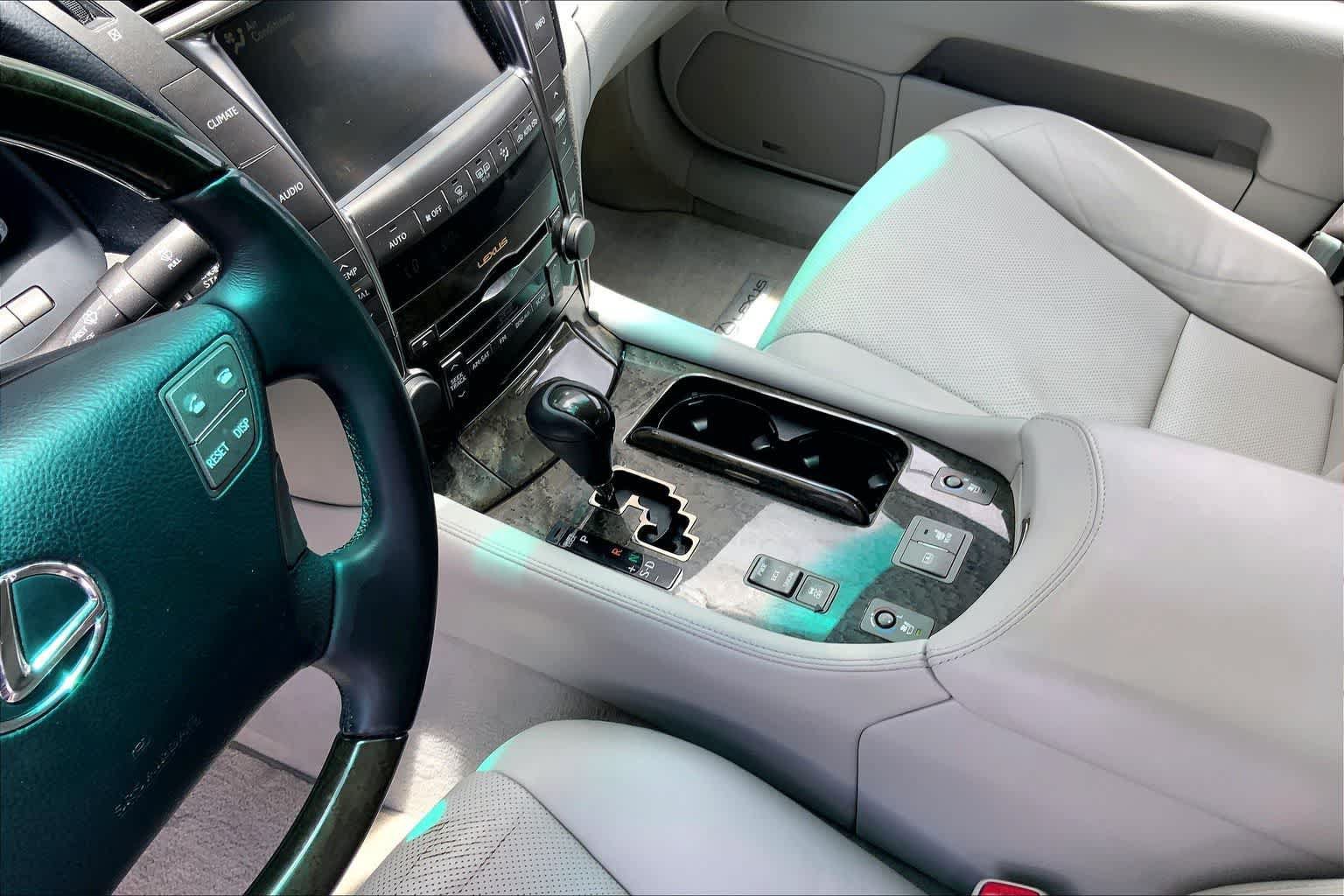 Used 2007 Lexus LS 460 RWD image 16