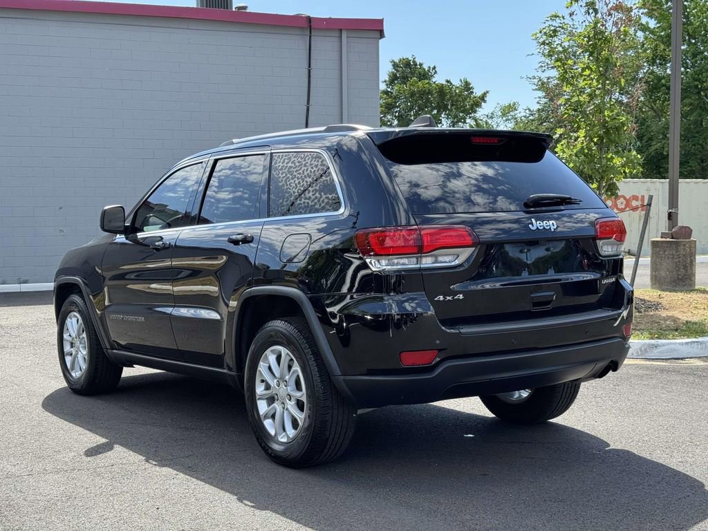 Used 2021 Jeep Grand Cherokee Laredo AWD/4WD image 22