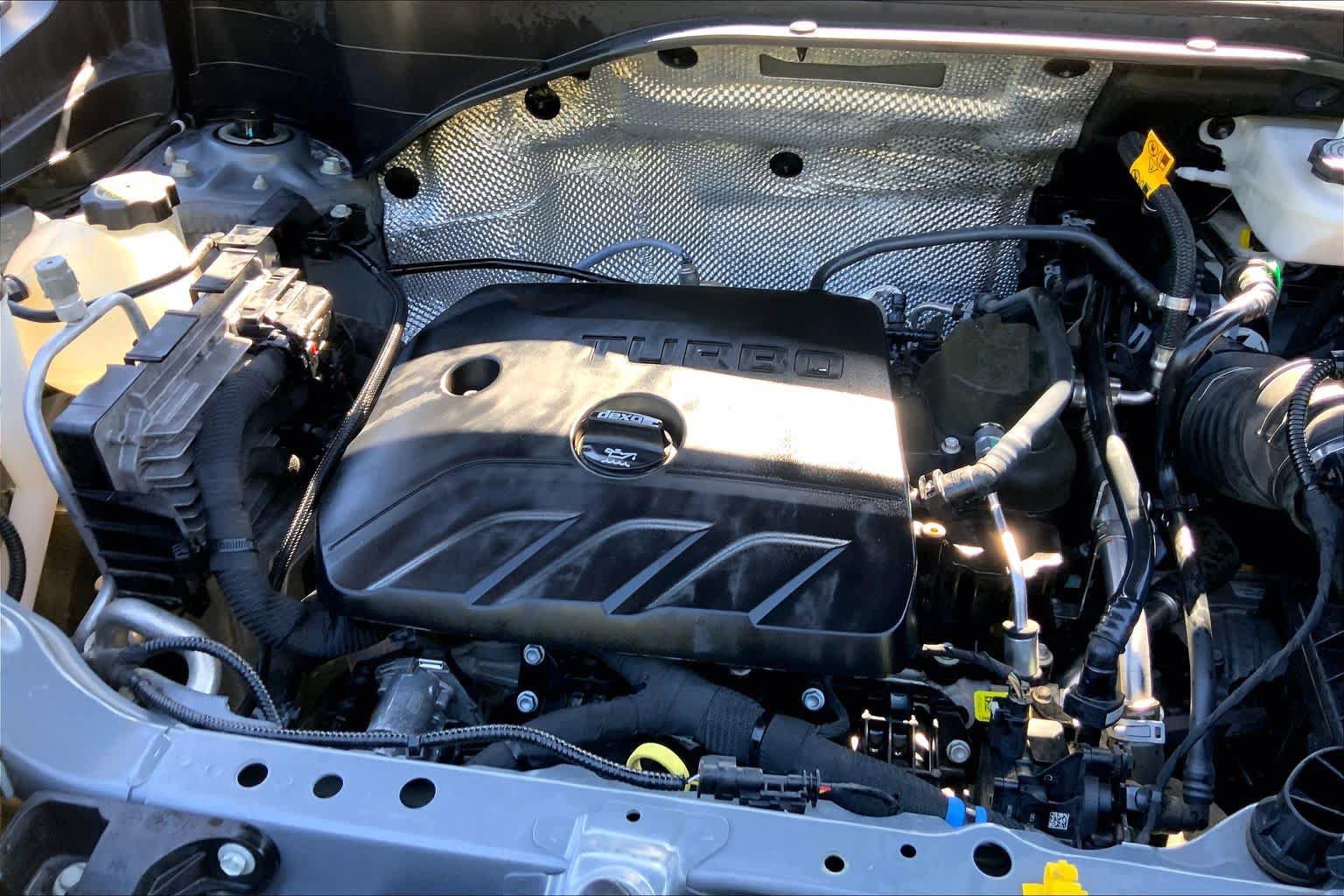 Used 2022 Buick Encore GX Select w/ Sport Touring Package FWD image 32