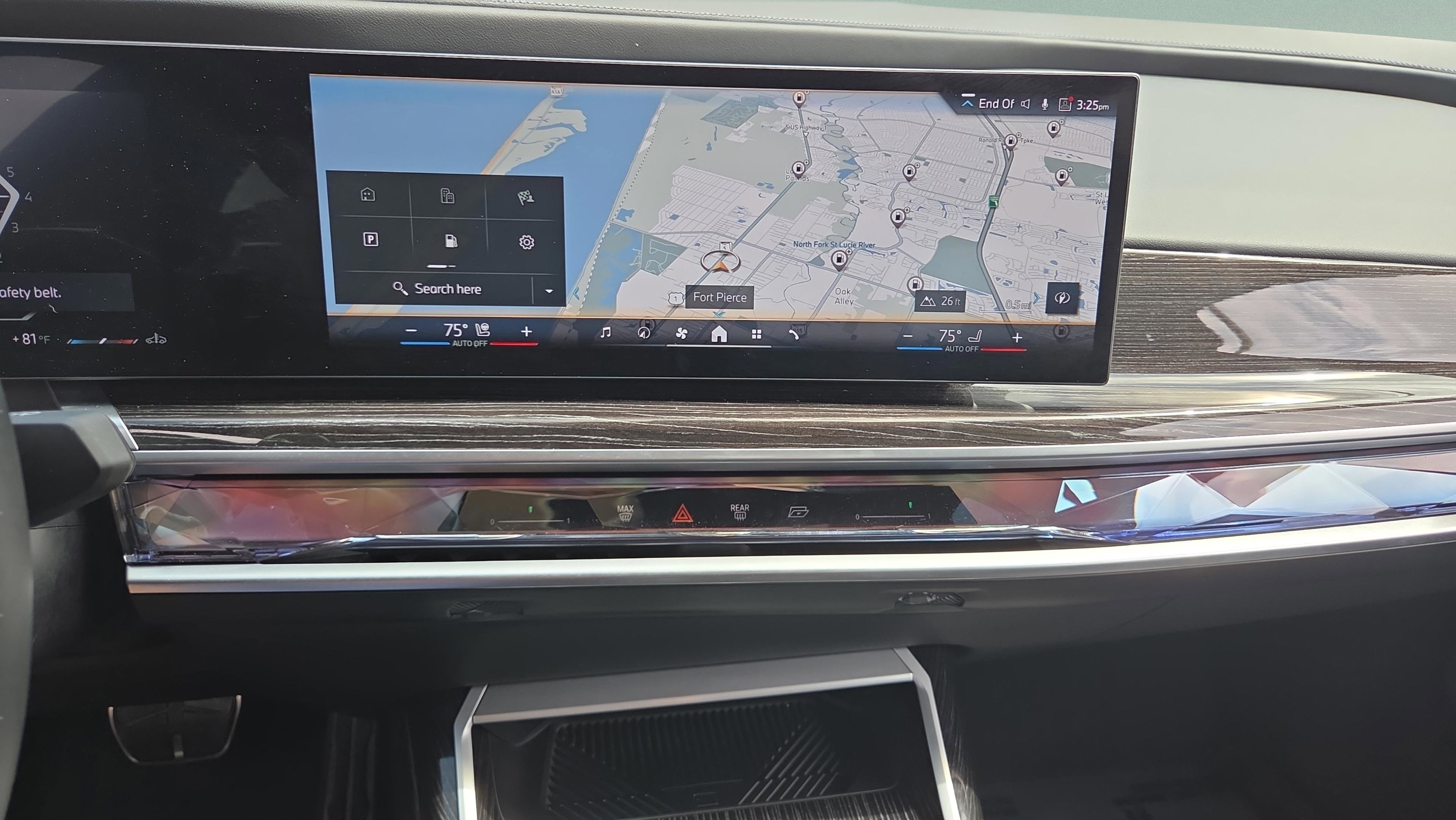 Certified 2023 BMW 740i RWD image 27