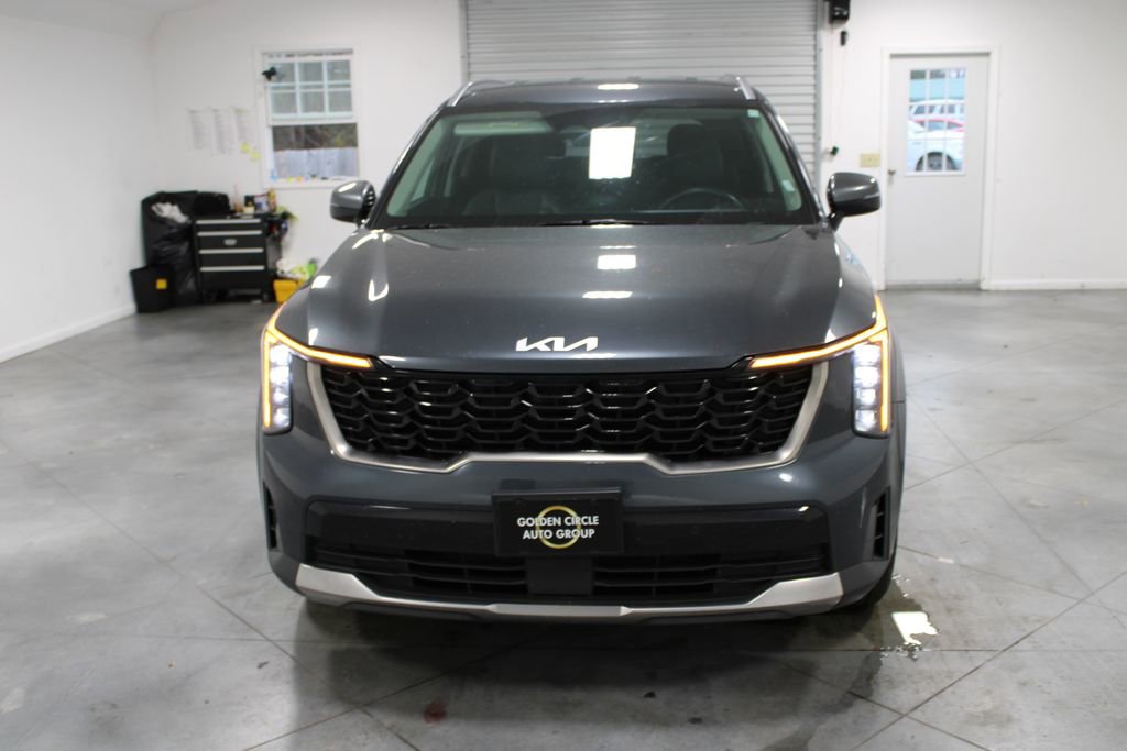 Used 2024 Kia Sorento S image 3