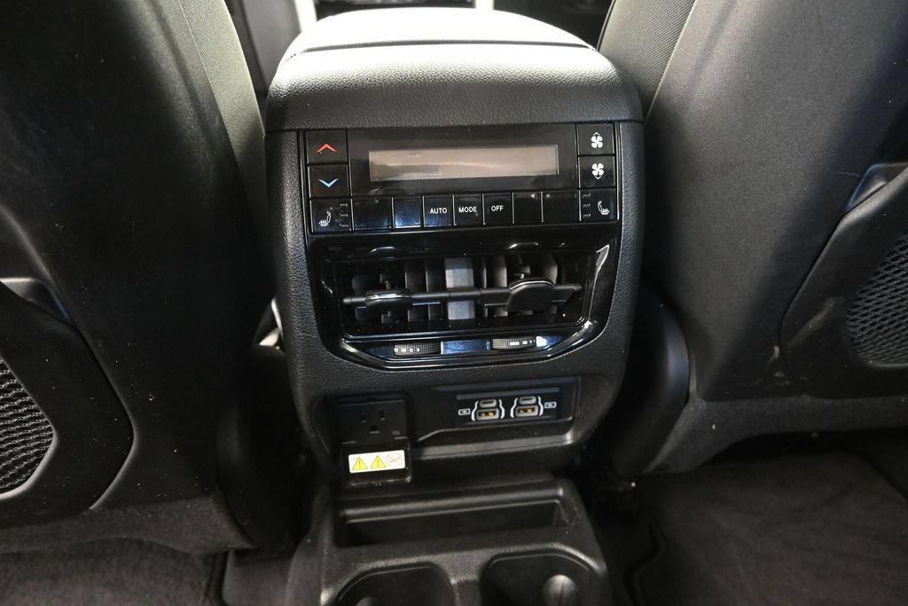 Used 2023 Jeep Grand Cherokee L Limited RWD image 19
