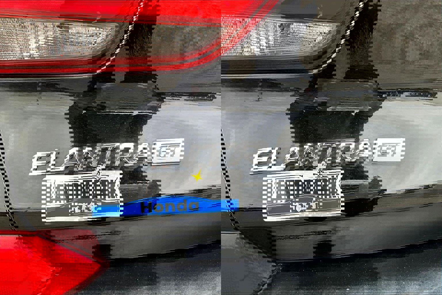 Used 2018 Hyundai Elantra GT image 31