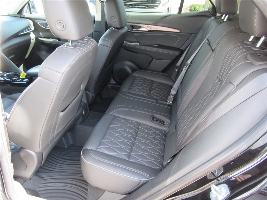 Used 2021 Buick Envision Avenir w/ Technology Package II image 33