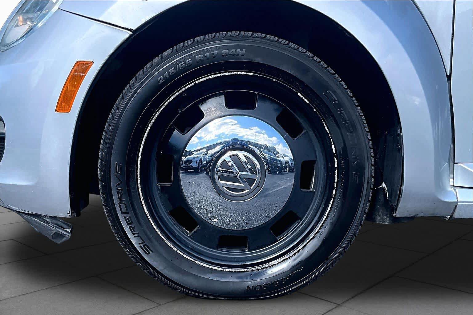 Used 2012 Volkswagen Beetle 2.5 FWD image 9