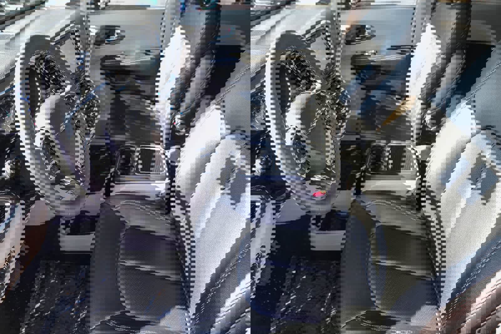 Used 2022 Chrysler Pacifica Touring-L image 15