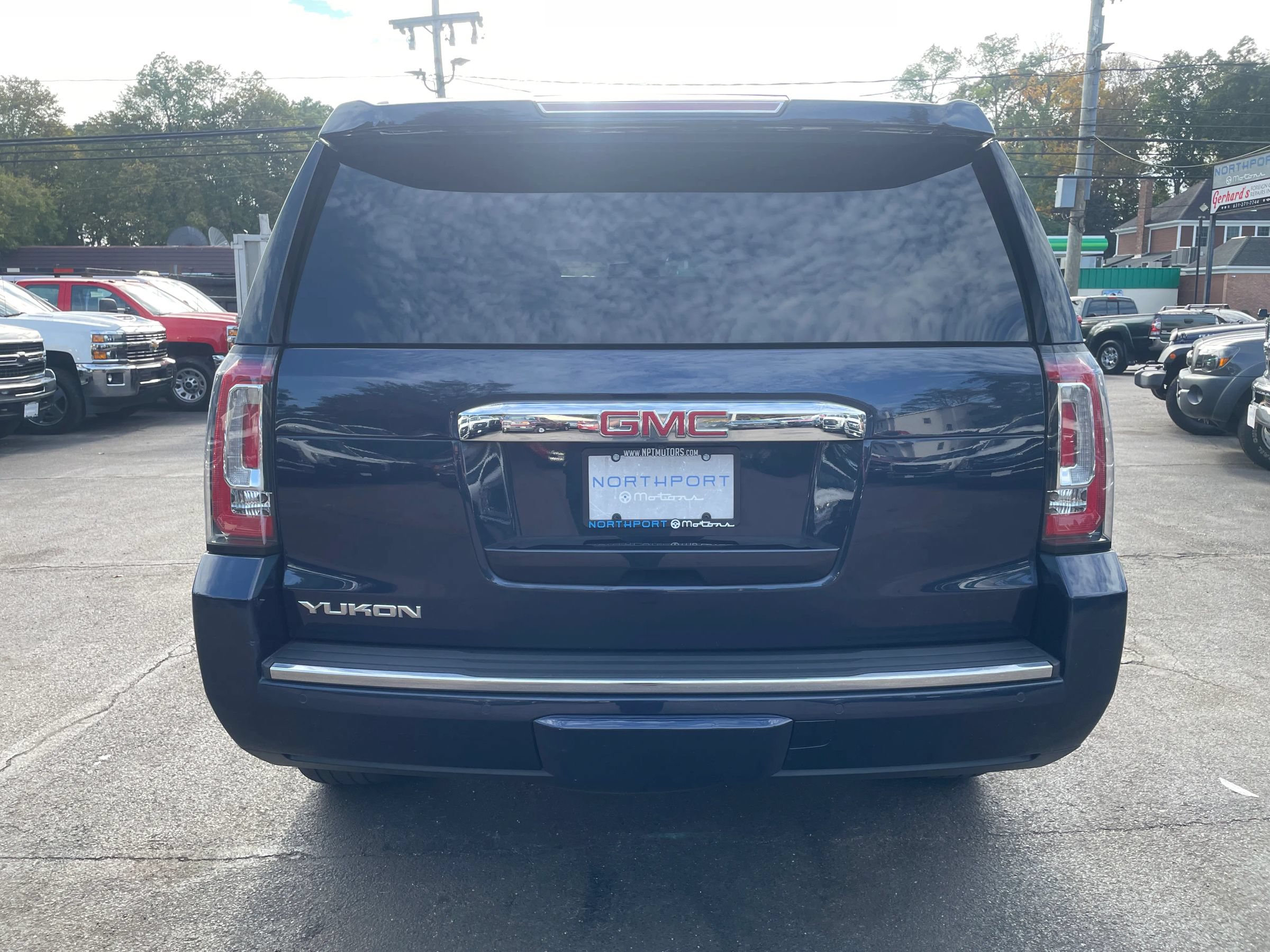 Used 2018 GMC Yukon Denali w/ Open Road Package AWD/4WD image 4