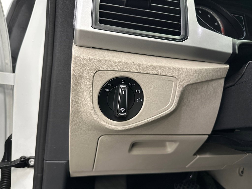 Used 2021 Volkswagen Atlas SE w/ Panoramic Sunroof Package image 35