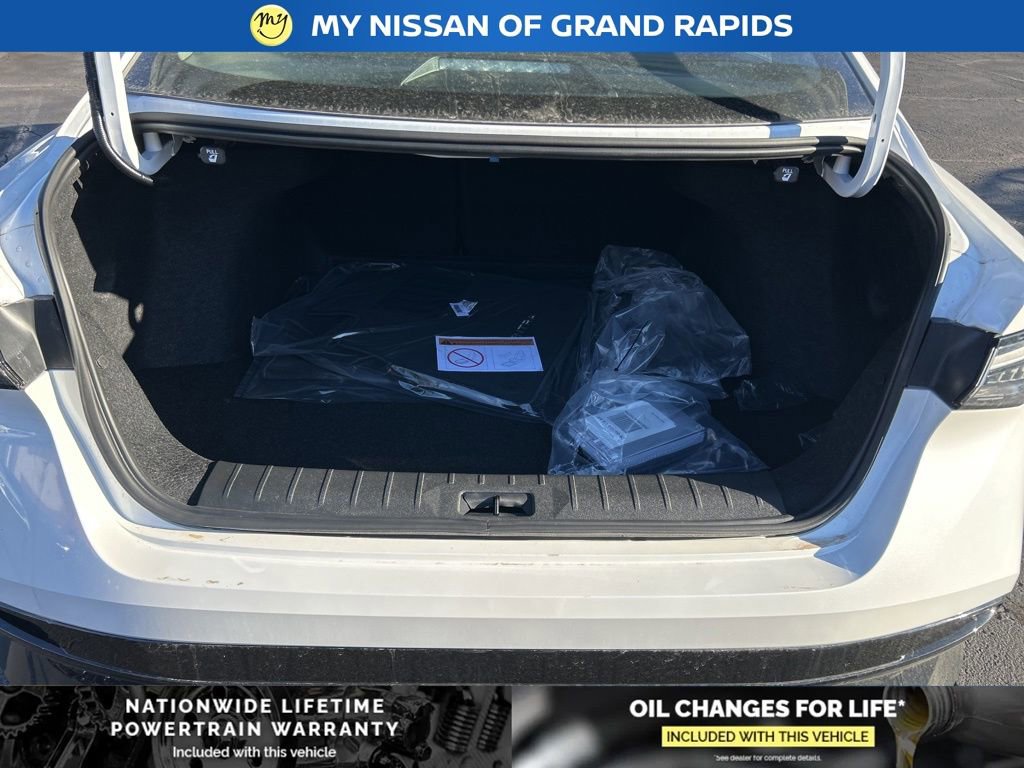 New 2026 Nissan Sentra SR w/ Floor Mat Package image 23