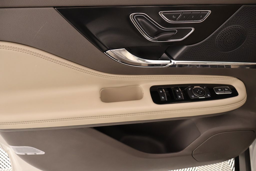 Used 2024 Lincoln Corsair Reserve w/ Equipment Group 201A image 17