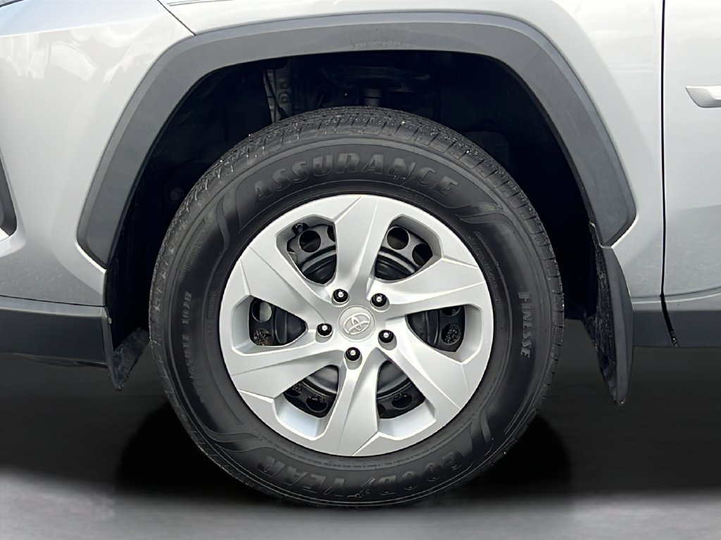 Used 2023 Toyota RAV4 LE FWD image 10