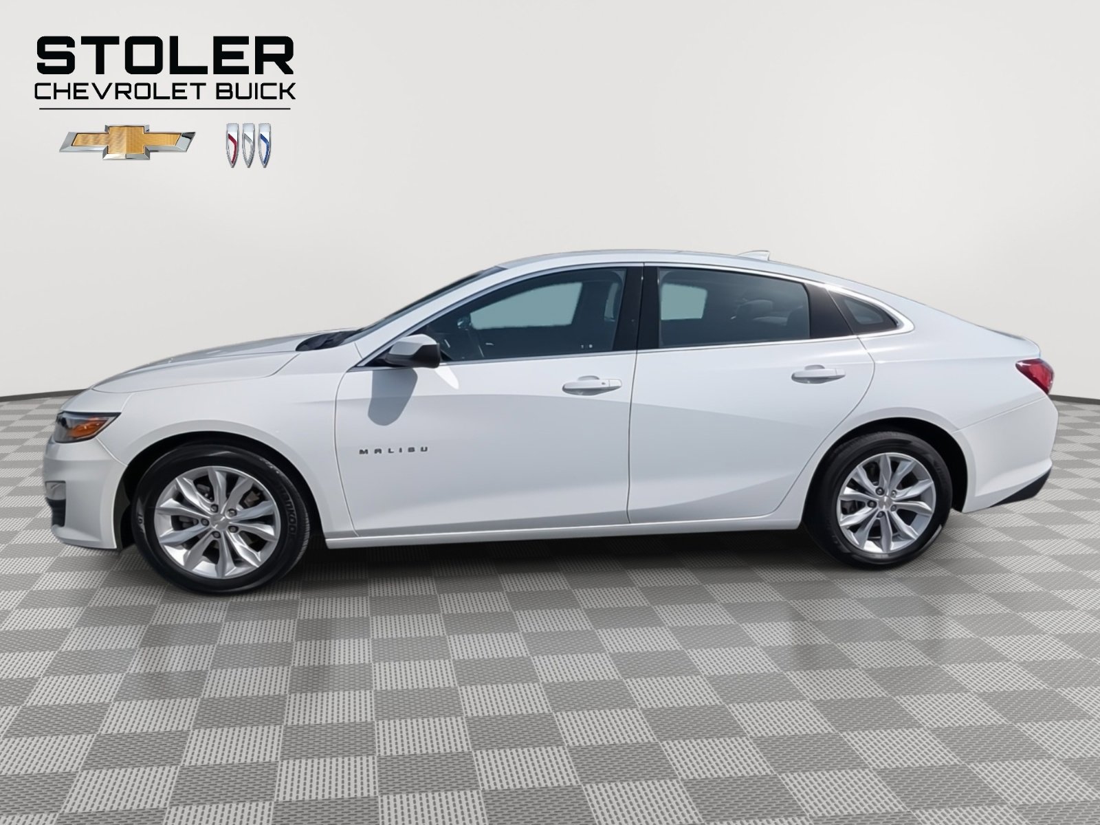 Used 2022 Chevrolet Malibu LT image 2