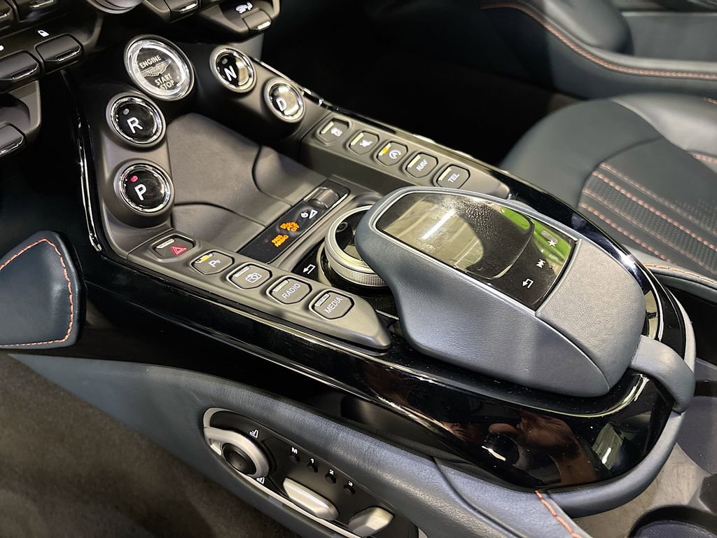 Used 2020 Aston Martin V8 Vantage Coupe RWD image 13