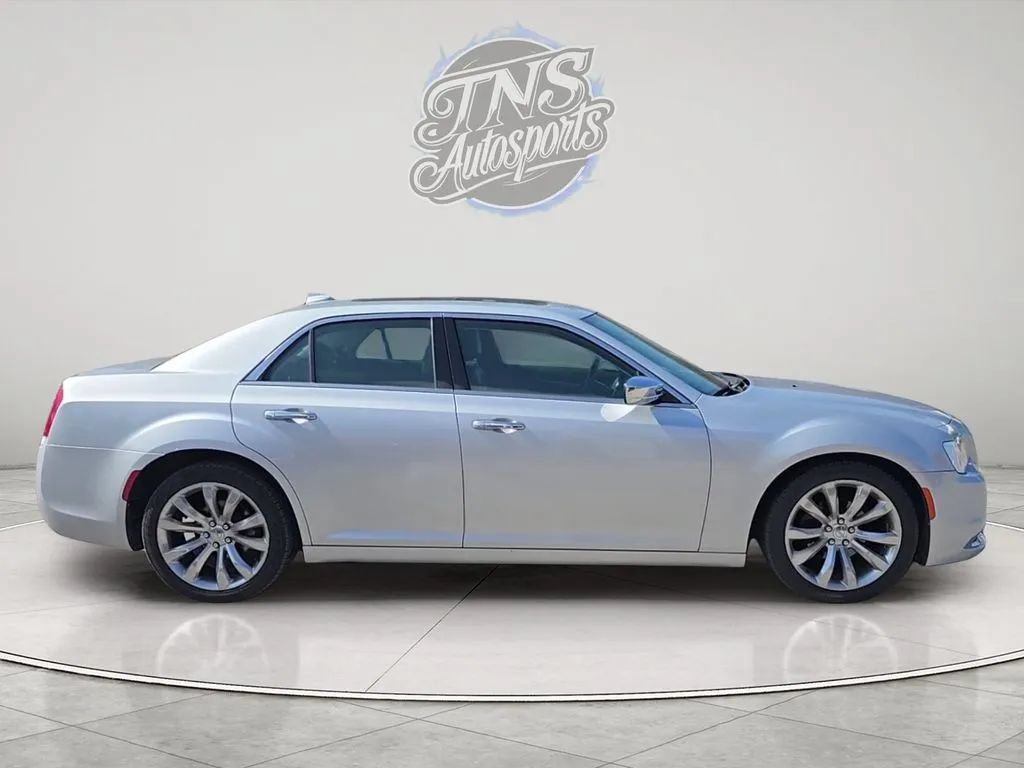 Used 2020 Chrysler 300 Limited RWD image 6