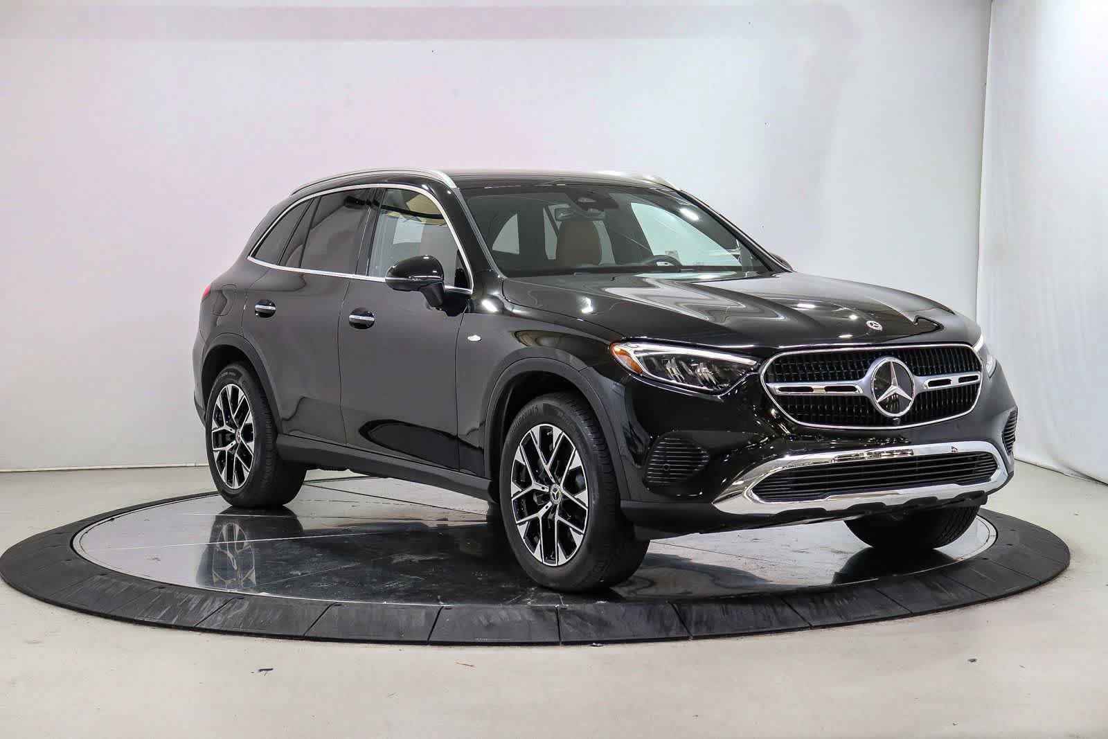 Used 2025 Mercedes-Benz GLC 350e 4MATIC image 5