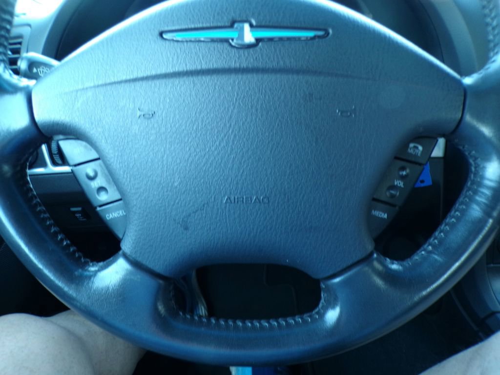 Used 2002 Ford Thunderbird Base image 13
