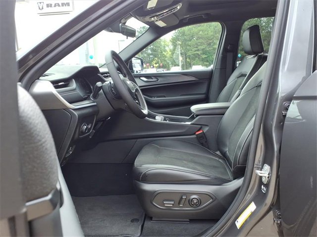 New 2025 Jeep Grand Cherokee L Altitude image 15