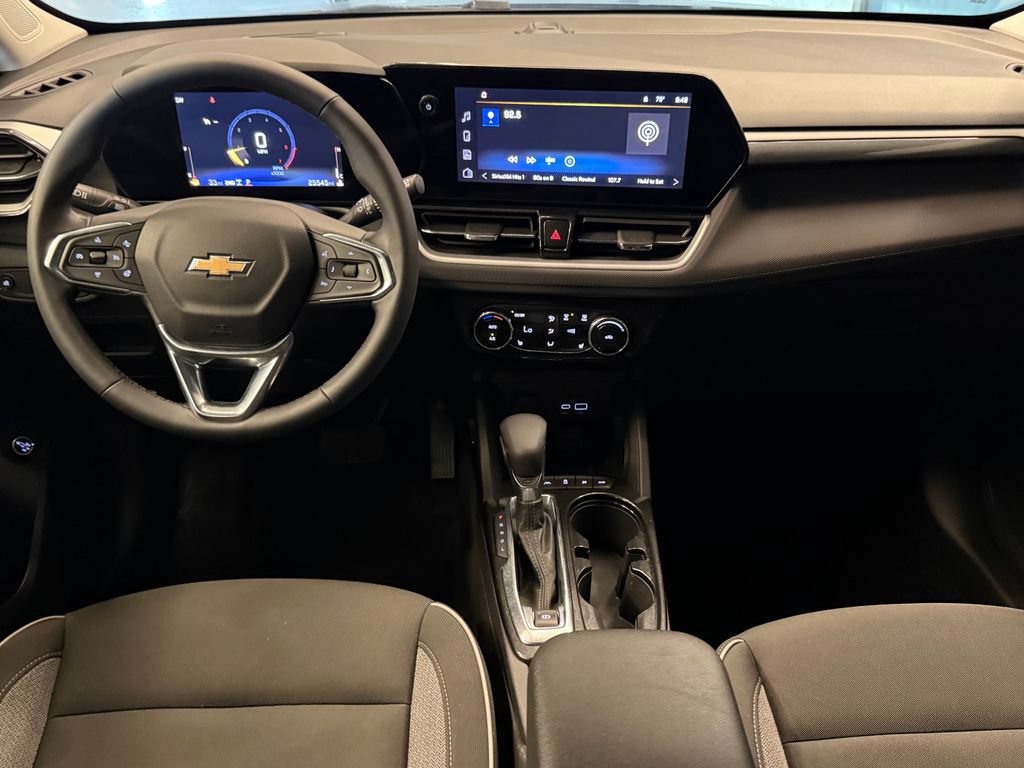 Used 2025 Chevrolet TrailBlazer LT w/ Convenience Package AWD/4WD image 9