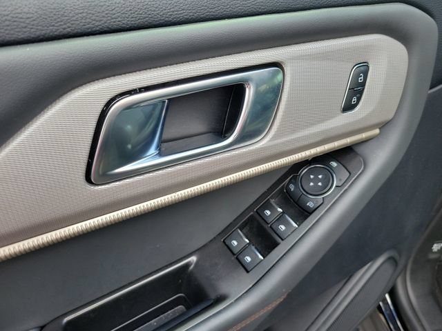 Certified 2025 Ford Explorer Active w/ Active Comfort Package RWD image 17