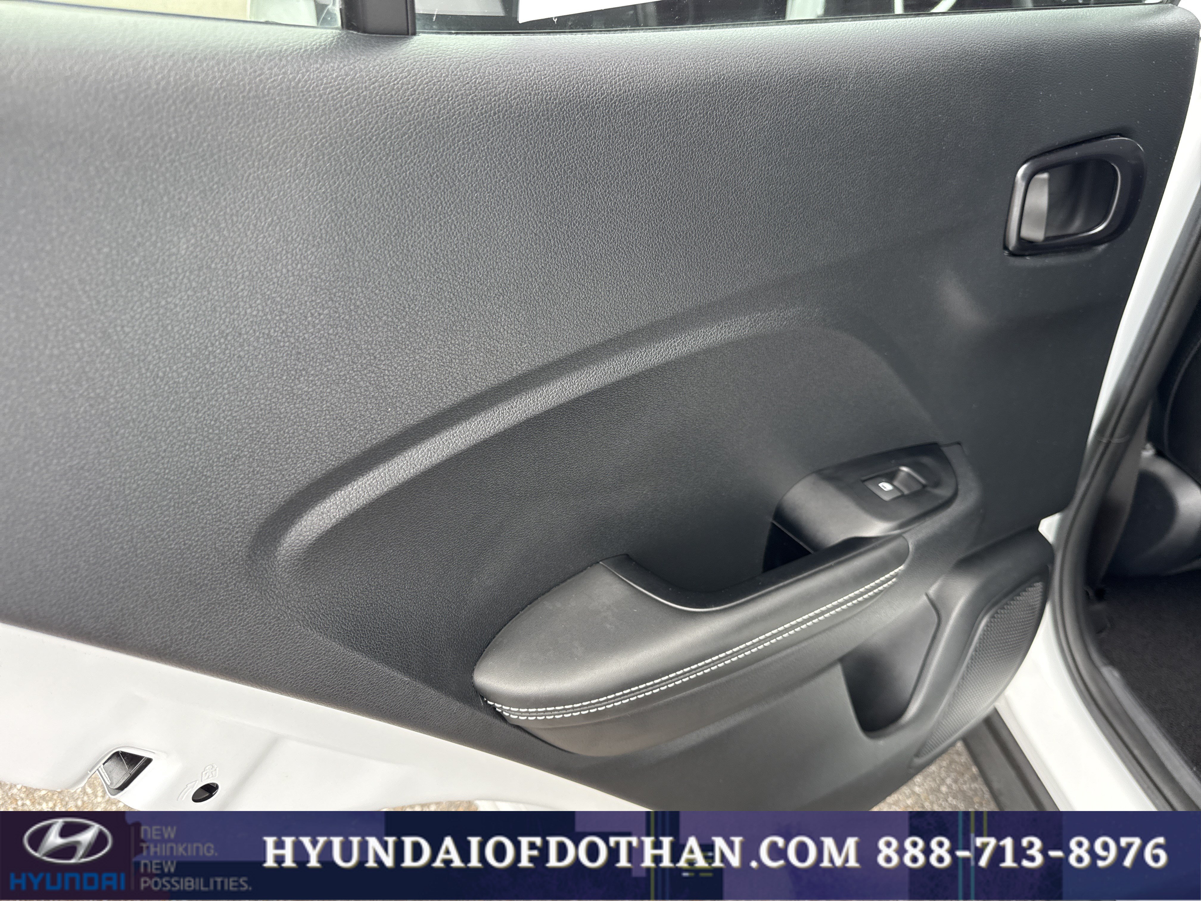 Certified 2023 Hyundai Venue Limited FWD image 11