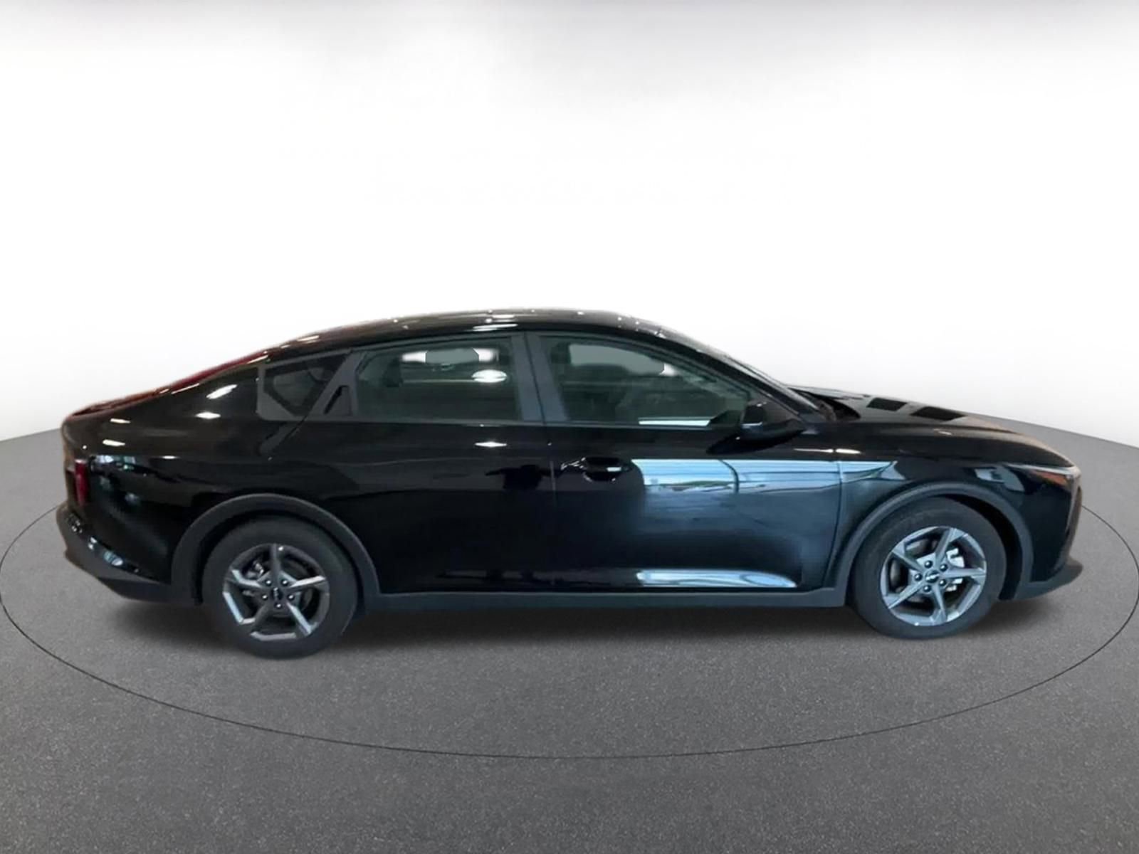 Used 2025 Kia K4 FWD image 14