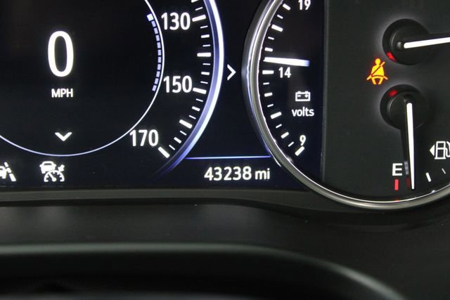 Certified 2024 Buick Enclave Avenir w/ Avenir Technology Package image 12