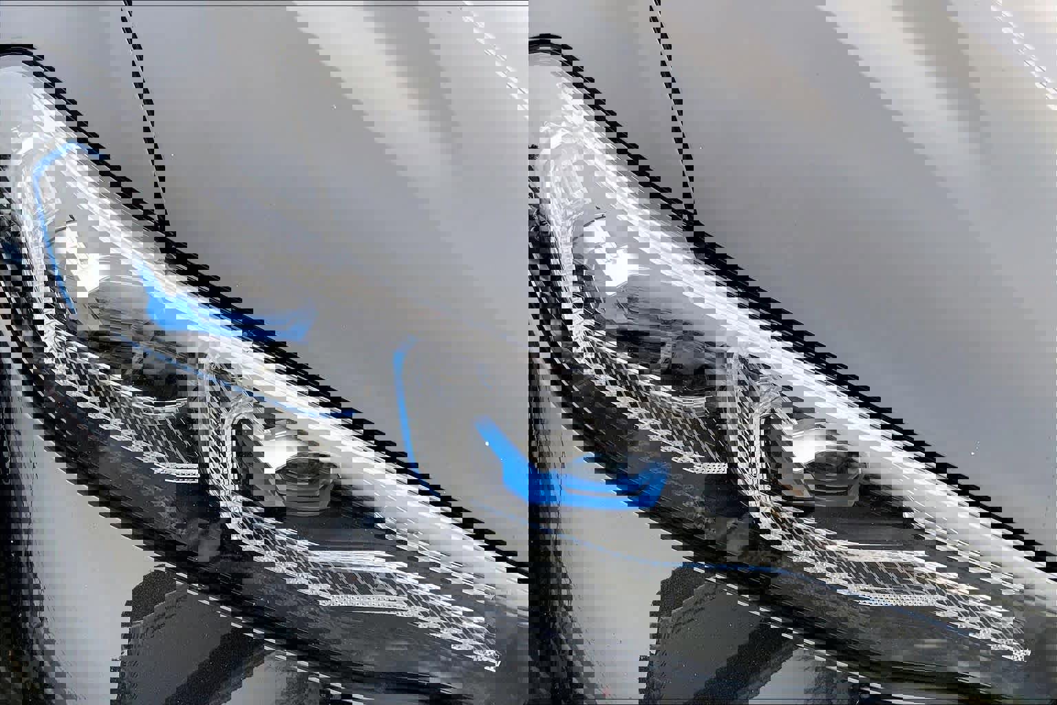 Used 2022 BMW X7 M50i image 26