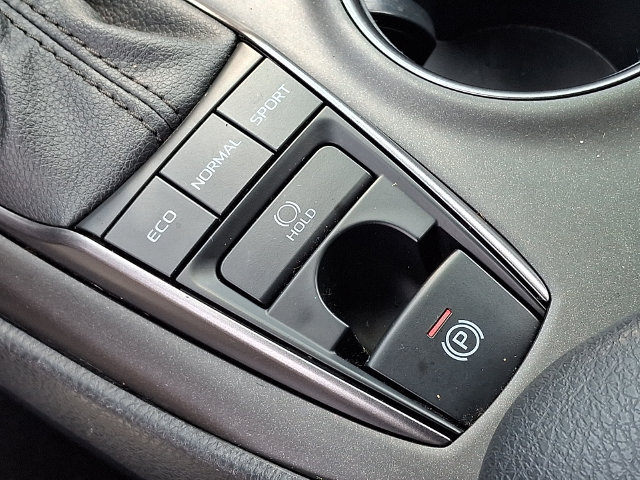 Certified 2023 Toyota Camry SE AWD/4WD image 16