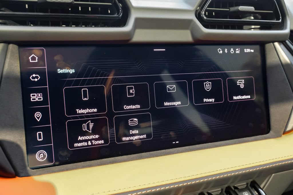Used 2025 Lamborghini Urus SE AWD/4WD image 29
