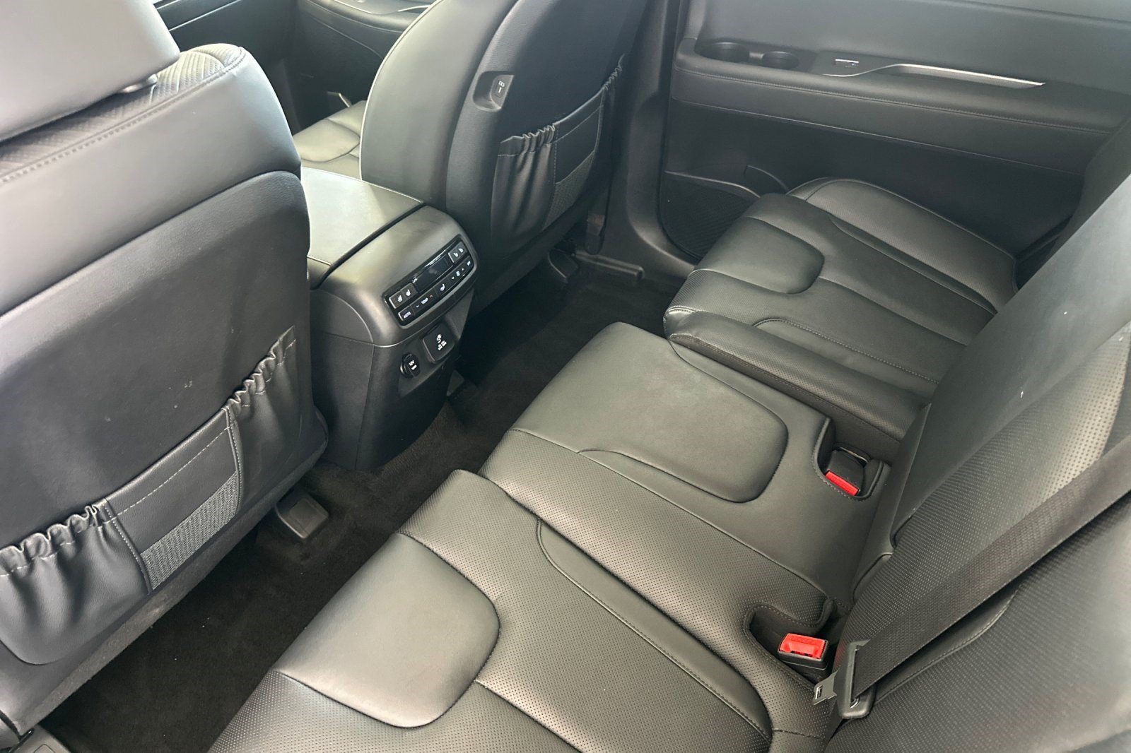 Used 2023 Hyundai Palisade SEL FWD image 15