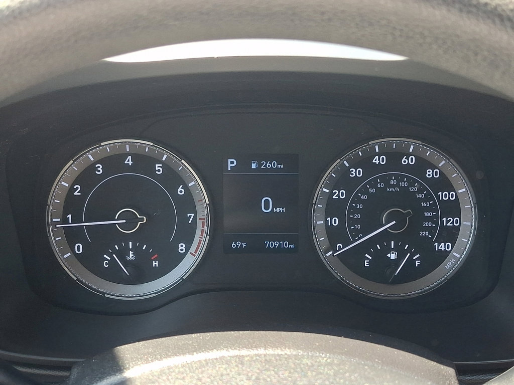 Used 2020 Hyundai Venue SEL image 25