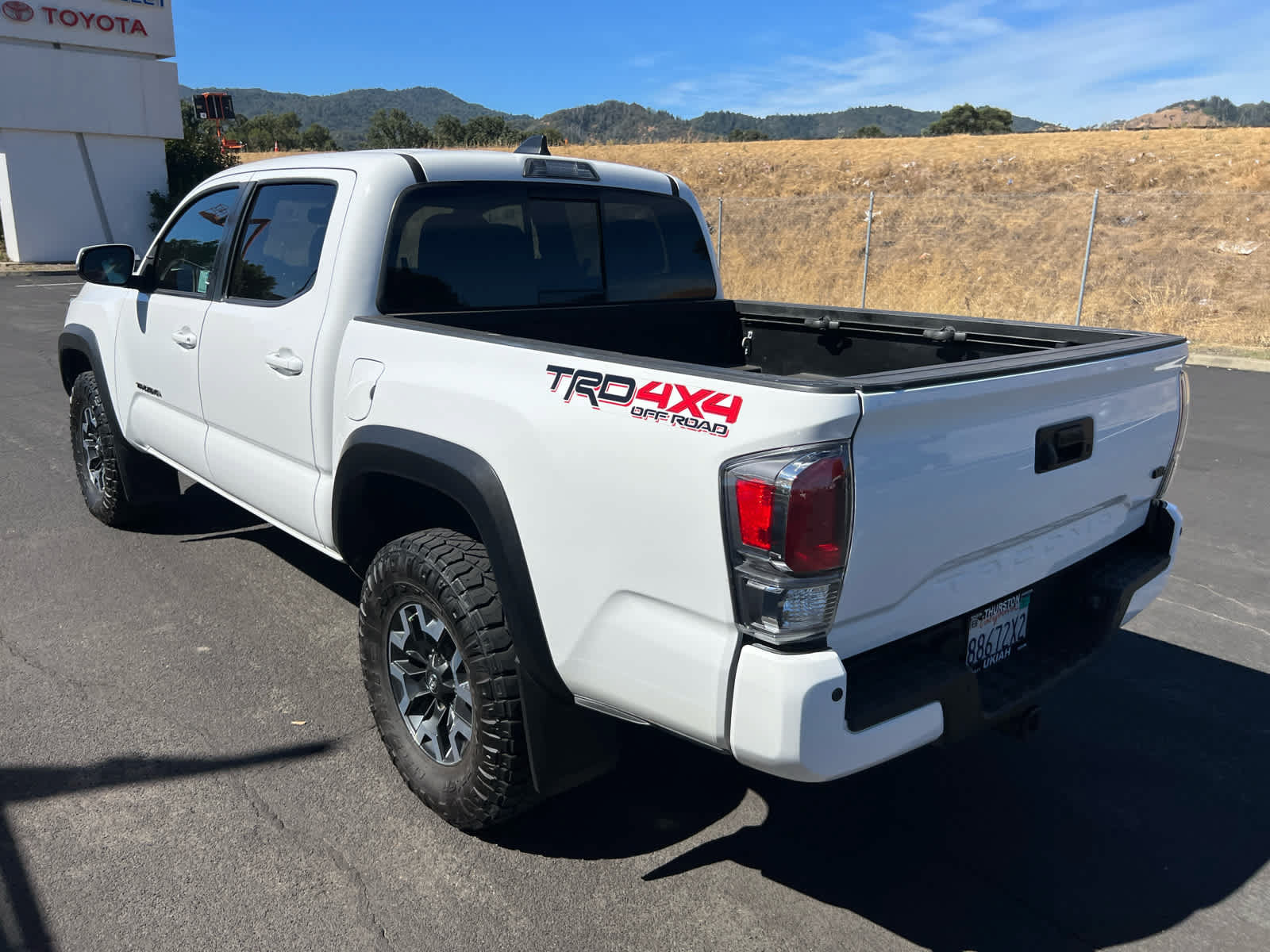 Certified 2020 Toyota Tacoma TRD Off-Road w/ TRD Premium Off Road Package AWD/4WD image 8