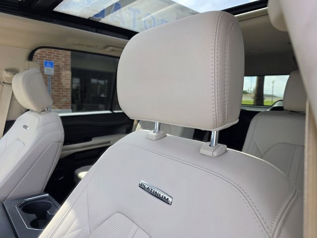 Used 2023 Ford Expedition Platinum AWD/4WD image 12