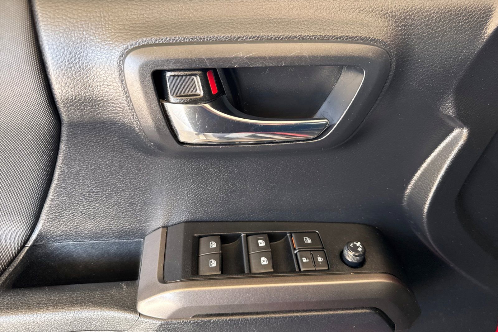 Used 2019 Toyota Tacoma TRD Sport w/ TRD Premium Sport Package image 11