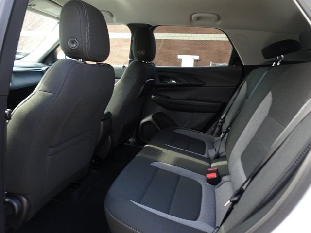 Used 2026 Chevrolet TrailBlazer LT w/ LT Cold Weather Package FWD image 16