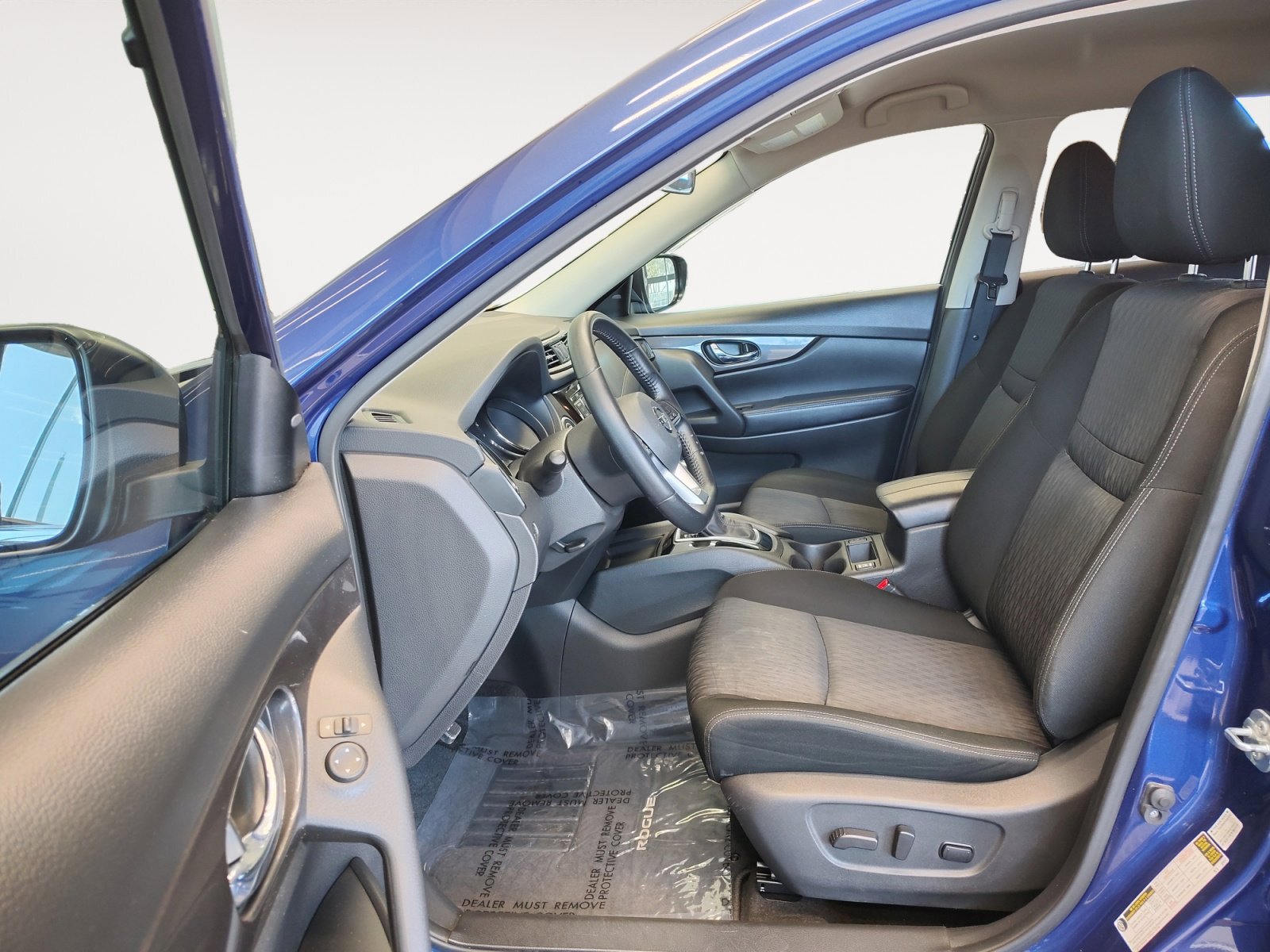 Used 2020 Nissan Rogue SV image 25