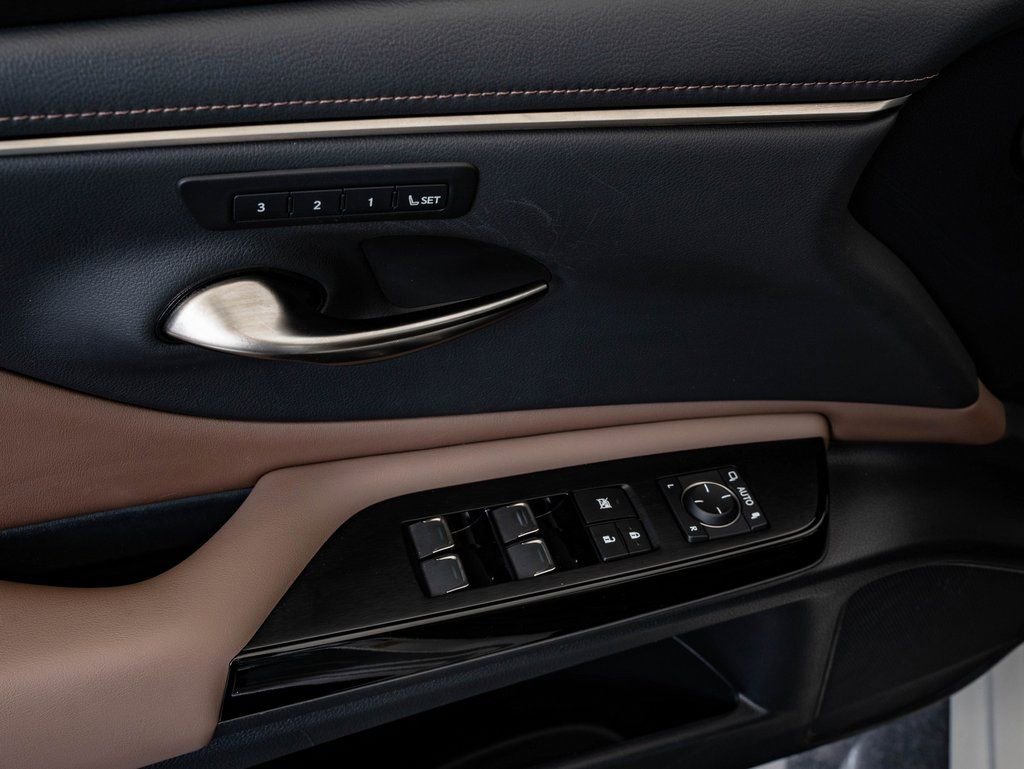 Certified 2023 Lexus ES 350 w/ Premium Package FWD image 24