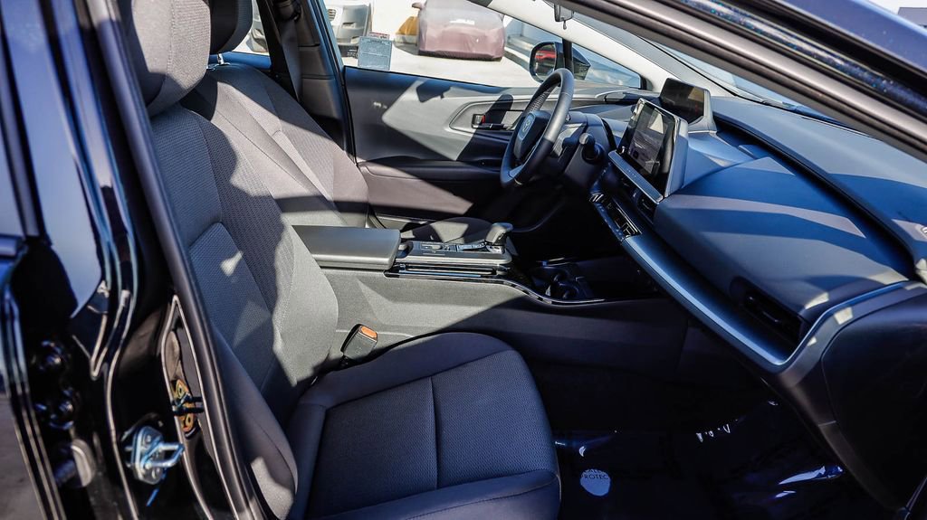 Used 2026 Toyota Prius LE FWD image 20