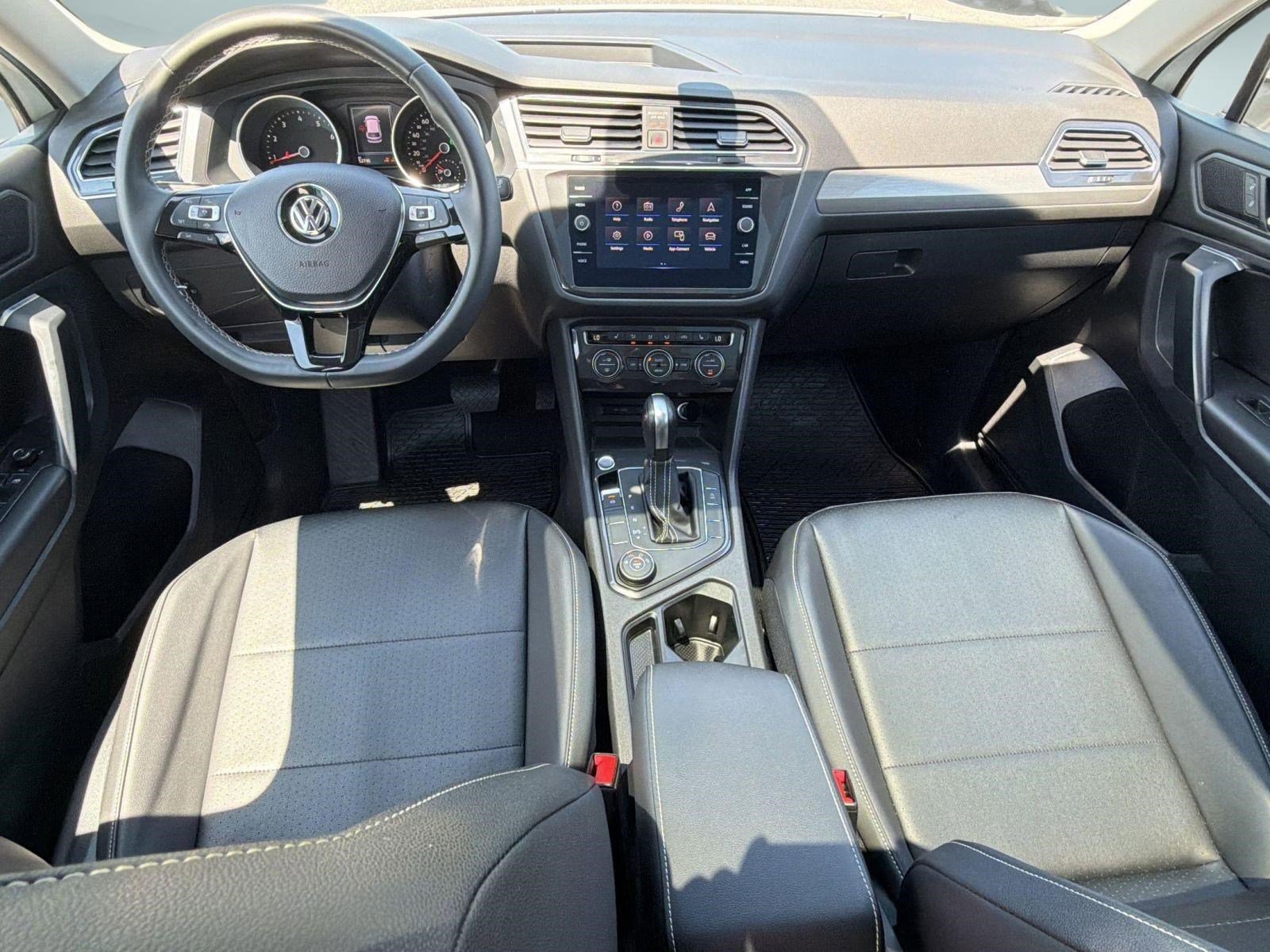 Used 2021 Volkswagen Tiguan SE w/ Panoramic Sunroof Package AWD/4WD image 16