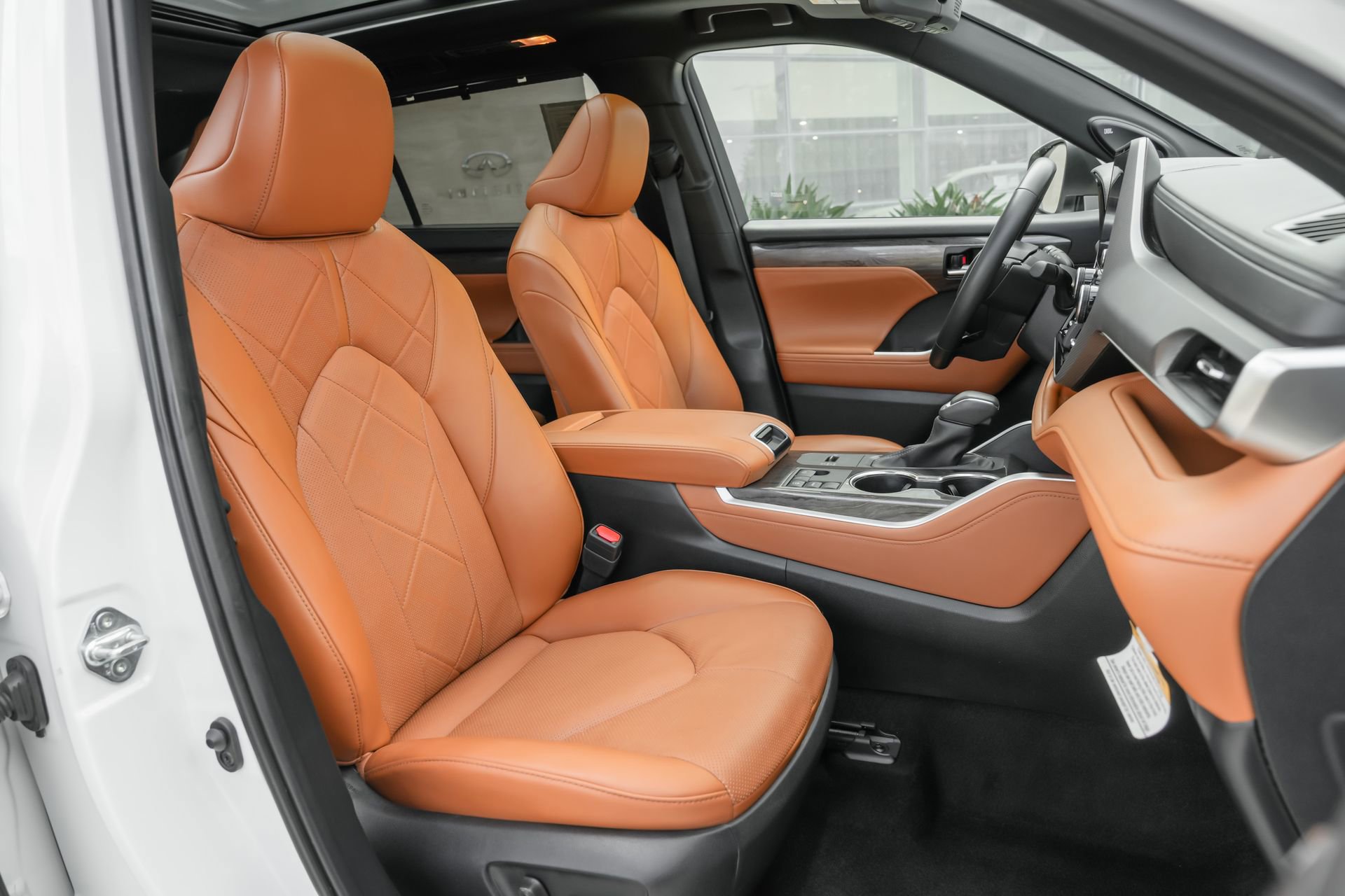 Used 2024 Toyota Highlander Platinum image 40