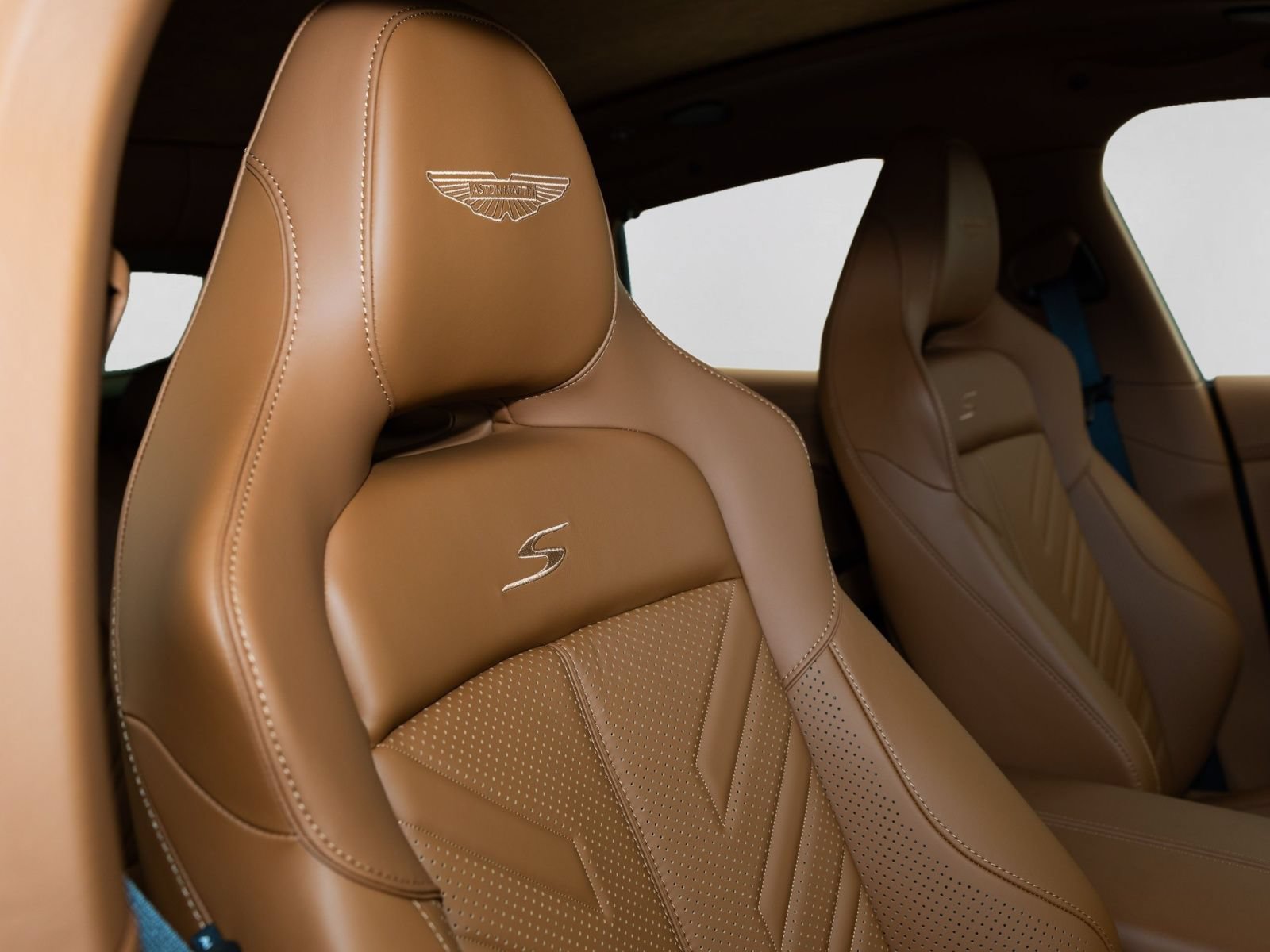 New 2026 Aston Martin DBX S AWD/4WD image 22