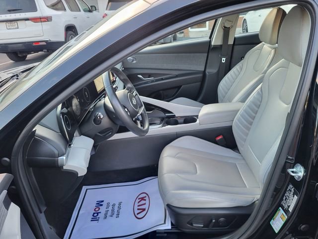 Used 2025 Hyundai Elantra Limited image 11