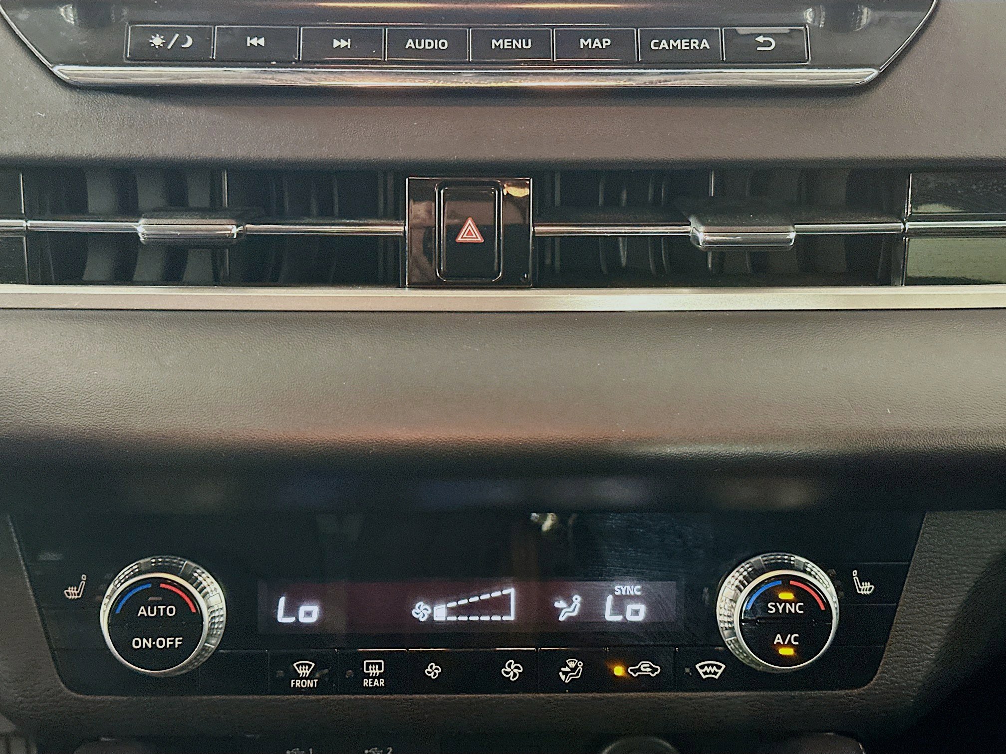 Used 2024 Mitsubishi Outlander SE image 24