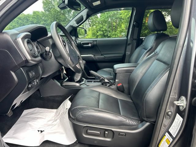 Used 2020 Toyota Tacoma TRD Off-Road w/ TRD Premium Off Road Package AWD/4WD image 22