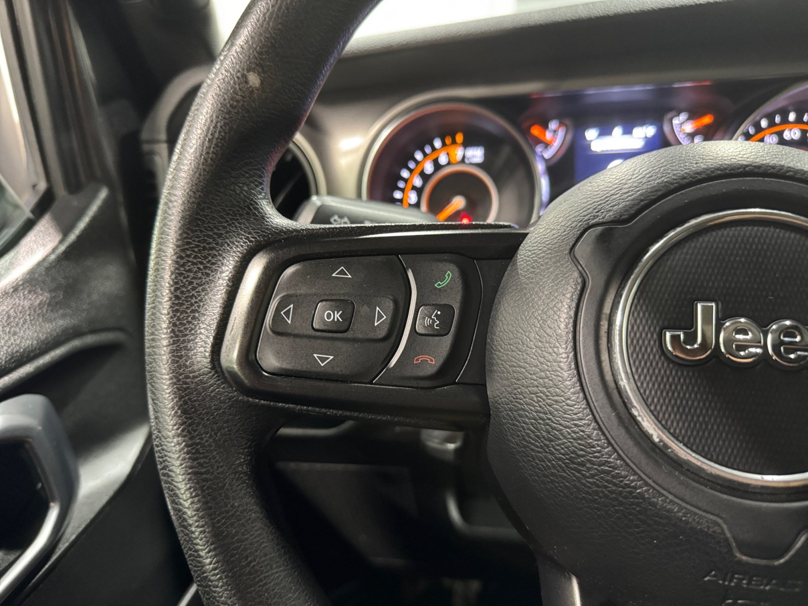 Used 2019 Jeep Wrangler Sport AWD/4WD image 23