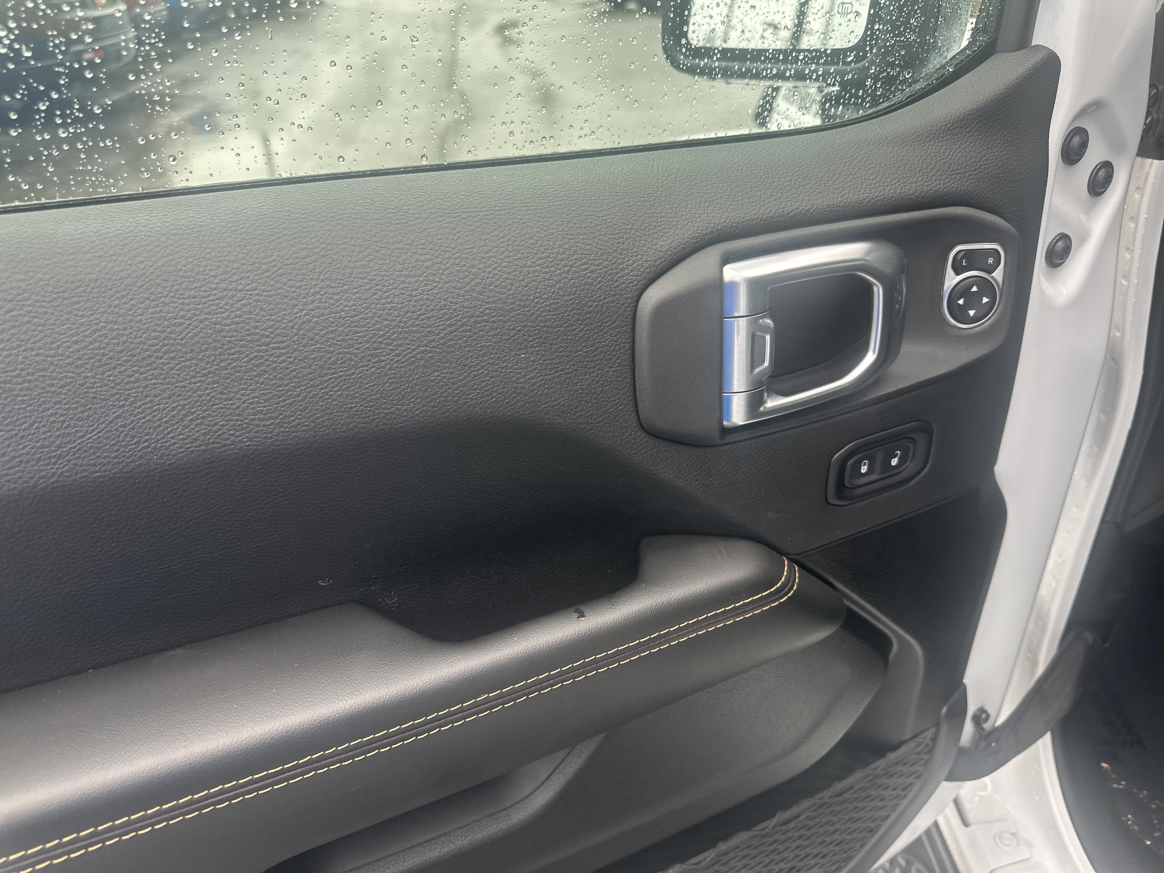 Used 2025 Jeep Gladiator Sport AWD/4WD image 16