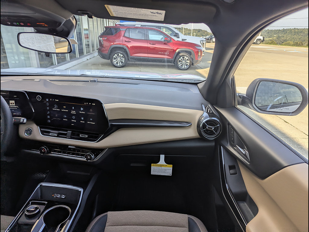 Used 2027 Chevrolet Equinox ACTIV w/ LPO, Floor Liner Package AWD/4WD image 4