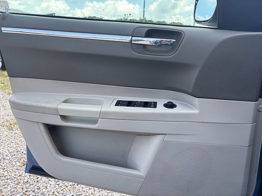 Used 2007 Chrysler 300 Touring RWD image 15