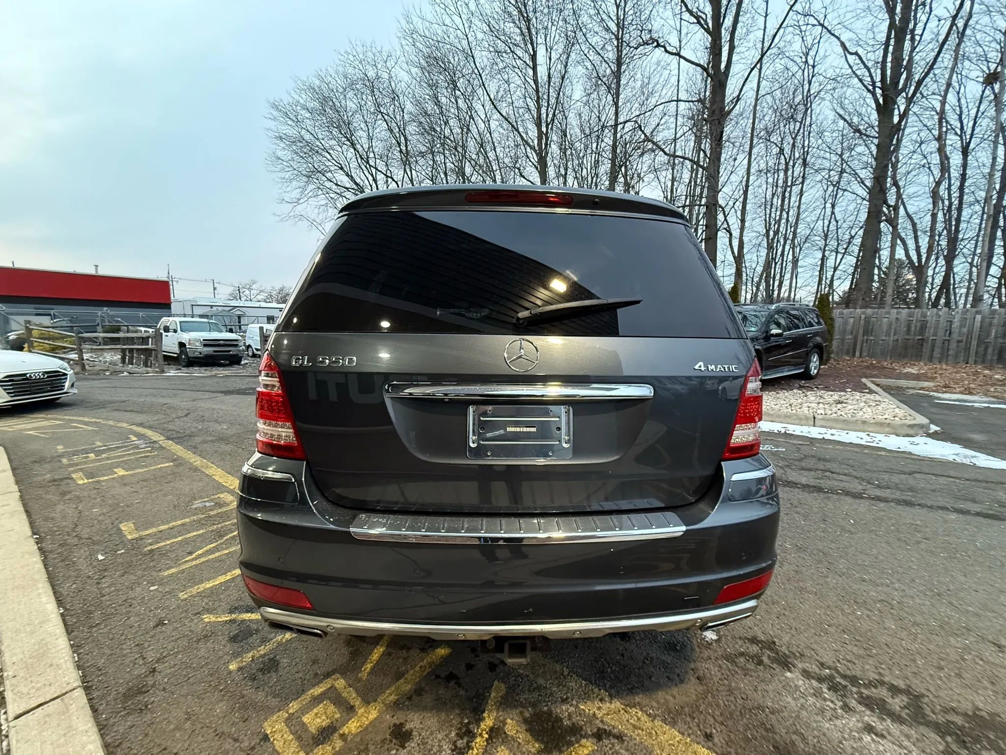 Used 2012 Mercedes-Benz GL 550 GL 550 4MATIC Sport Utility 4D image 5